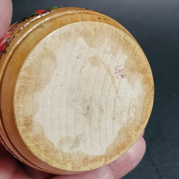 Small Ukrainian Wooden Trinket Box with Lid, handpainted - Picture 4 of 6
